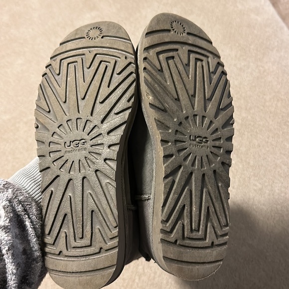 Ugg Bailey button triple boot size 8 - Picture 6 of 10